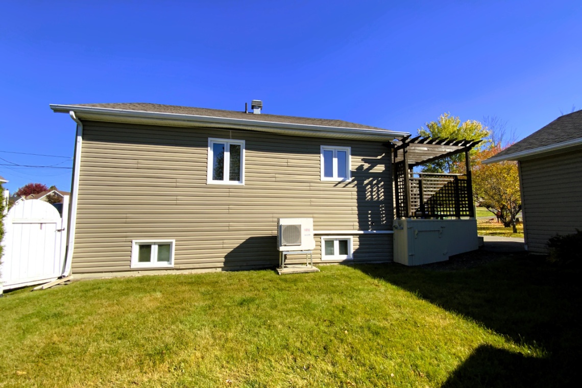 Edmundston, (N.-B.) E3V 4G1, ,Résidentiel,À vendre,1403