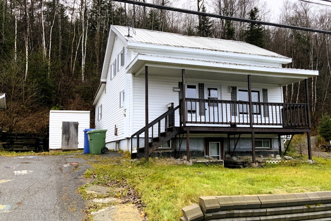 Edmundston, (N.-B.) E3V 1W4, ,Résidentiel,À vendre,1405