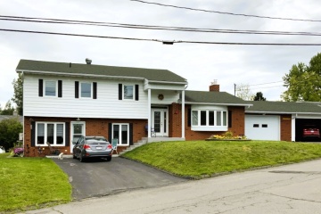 Edmundston, (N.-B.) E3V 1P5, ,Résidentiel,À vendre,1421